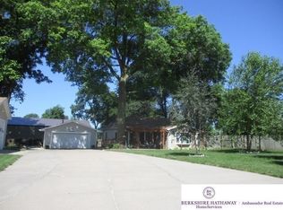 7616 N 58th St, Omaha, NE 68152