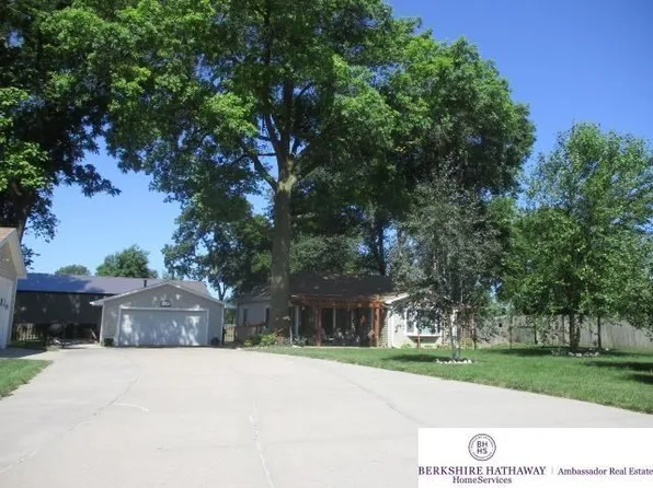 7616 N 58th St, Omaha, NE 68152