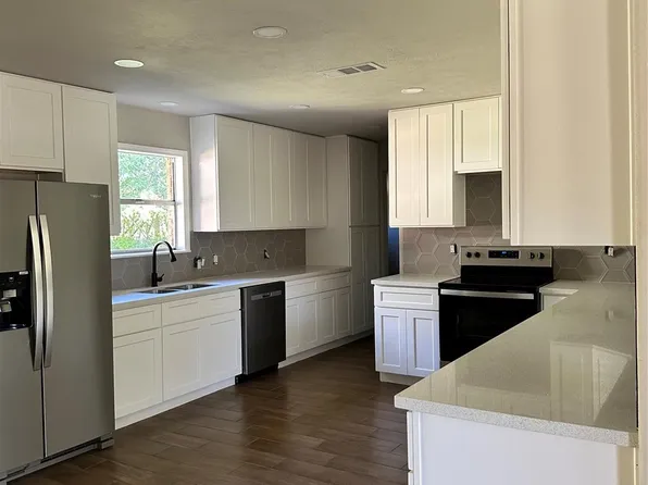1413 Forehand St, Crockett, TX 75835