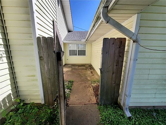 3rd image of 6011 Charles Dr