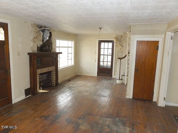3rd image of 307 Kaywood Ave