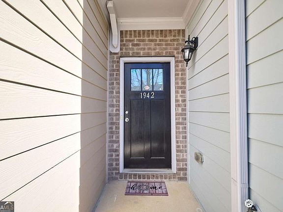 4th image of 1942 Paxton Ridge Ct