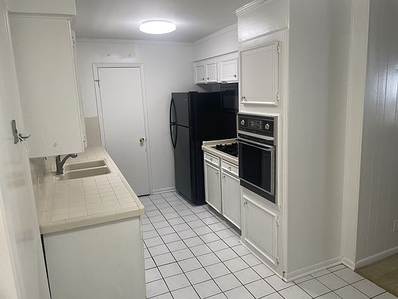 2nd image of 1219 Neal Pickett Dr