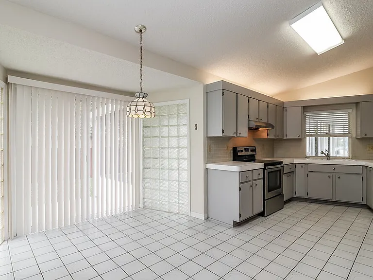 9132 Hawkins Ct — Photo 7