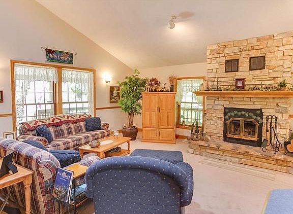 2nd image of 6079 Pin Oak Dr