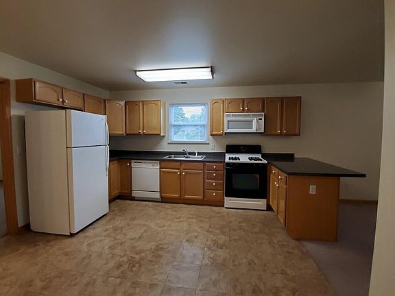 4th image of 256 College Ave APT 4