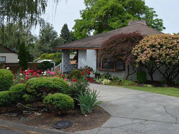 2nd image of 916 S 23rd Ave