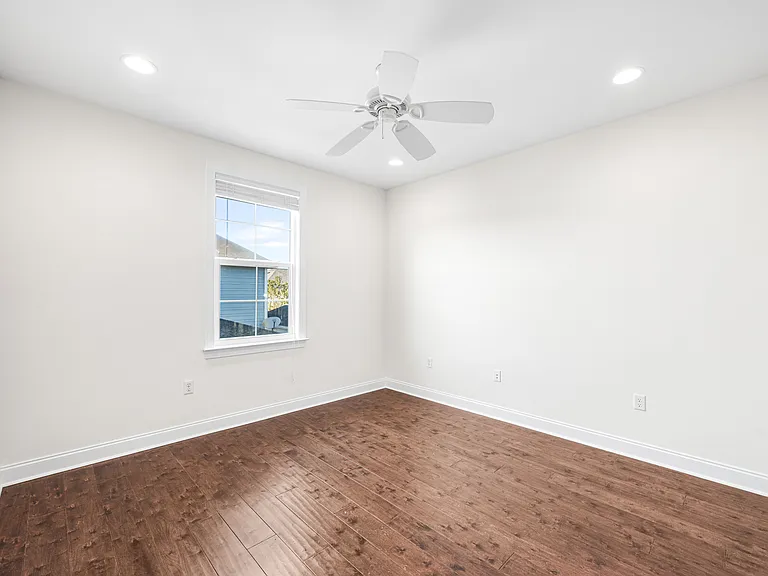 143 Christian Dr — Photo 37