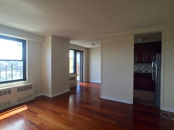 3rd image of 150 W 225th St APT 21J