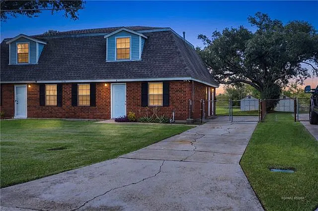 3 bed, 2.0 bath, 1278 sqft, $1,600 — Photo 3