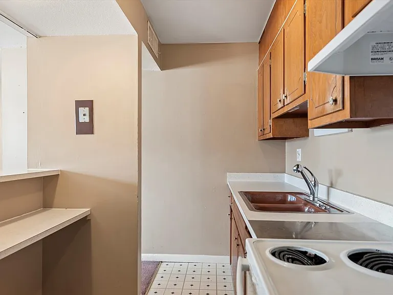 117 S Elder Ln #8 — Photo 5