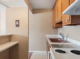 111 S Elder Ln APT 3, Decatur, IL 62522