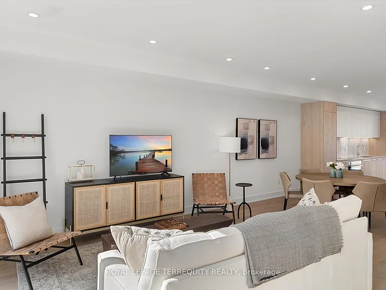 37 Rockmount Cres — Photo 13