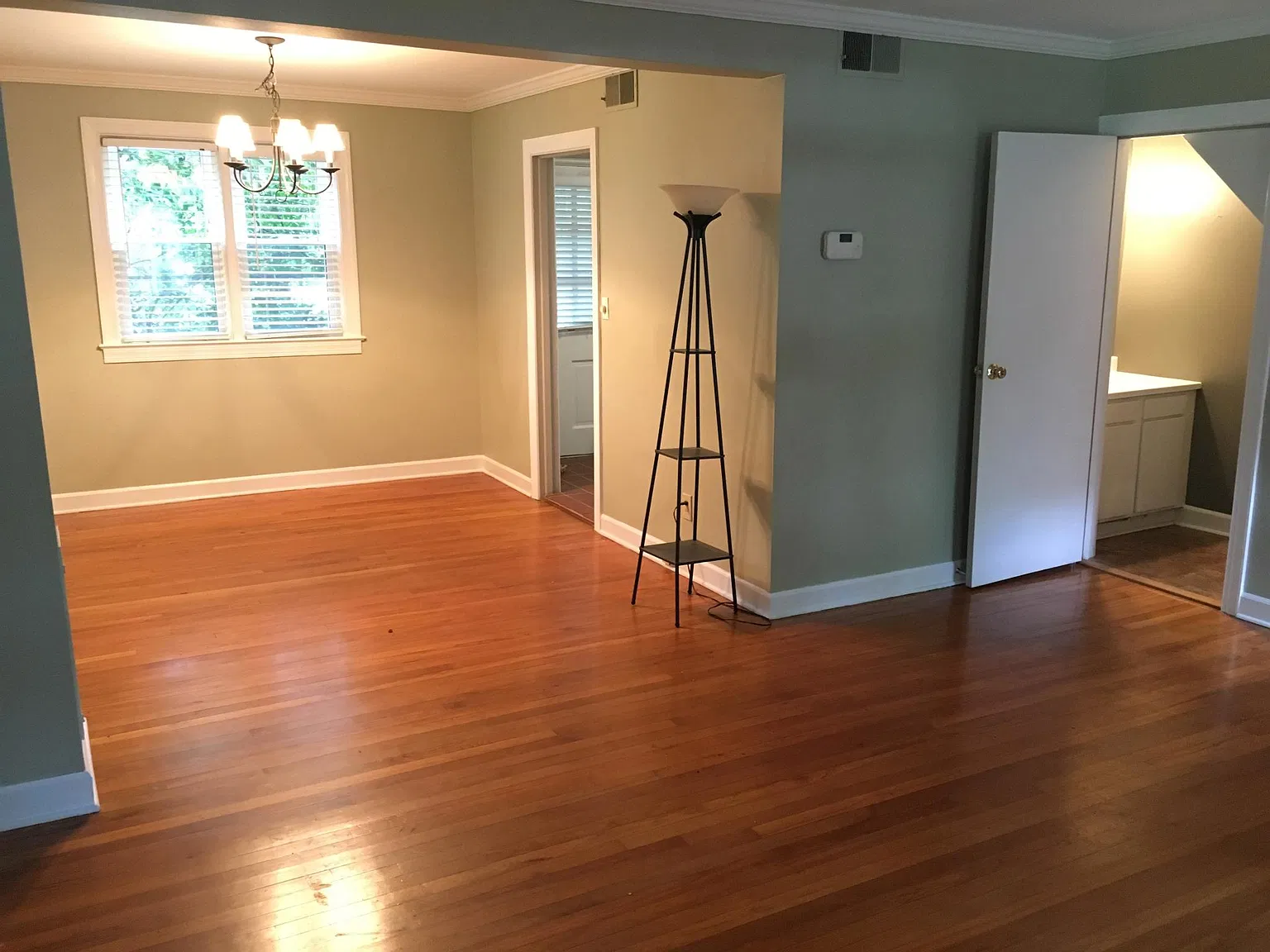 2 bed, 1.5 bath, 1000 sqft, $1,700 — Photo 3