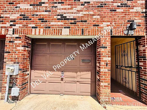 1715A Fitzwater St Photo 1
