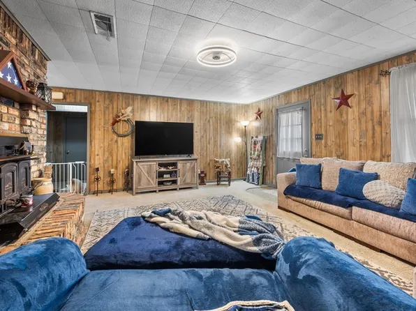 711 S Temple Ave, Pineland, TX 75968