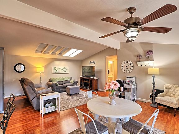 4th image of 276 Cherry Ct #276