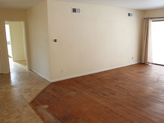 5th image of 125 Coral View St