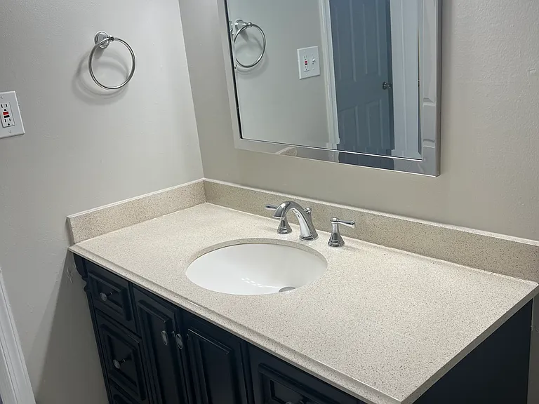 1813 Plymouth Ct — Photo 10