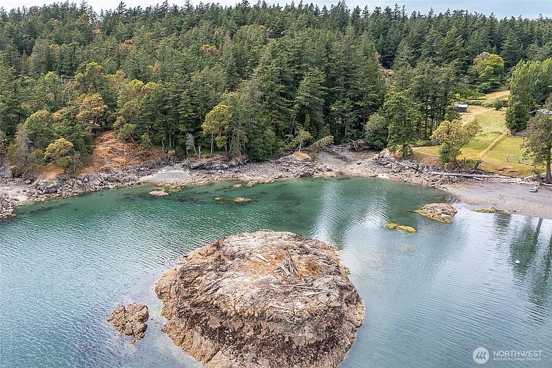 4th image of 3521 Deer Harbor Road