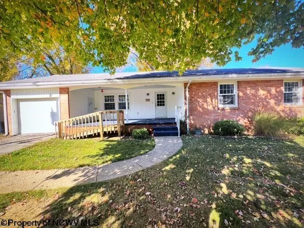 107 Gilbob St, Fairmont, WV 26554
