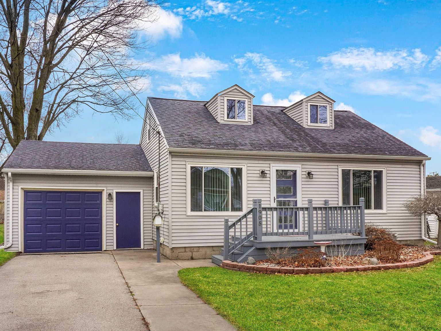1905 Essex St, Essexville, MI 48732 Zillow