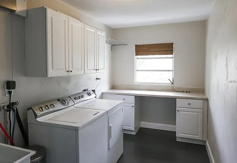 2496 Wisteria St — Photo 27