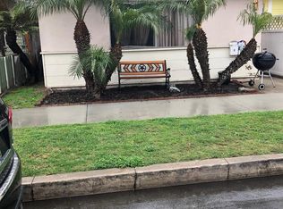 322 9th St #B, Huntington Beach, CA 92648