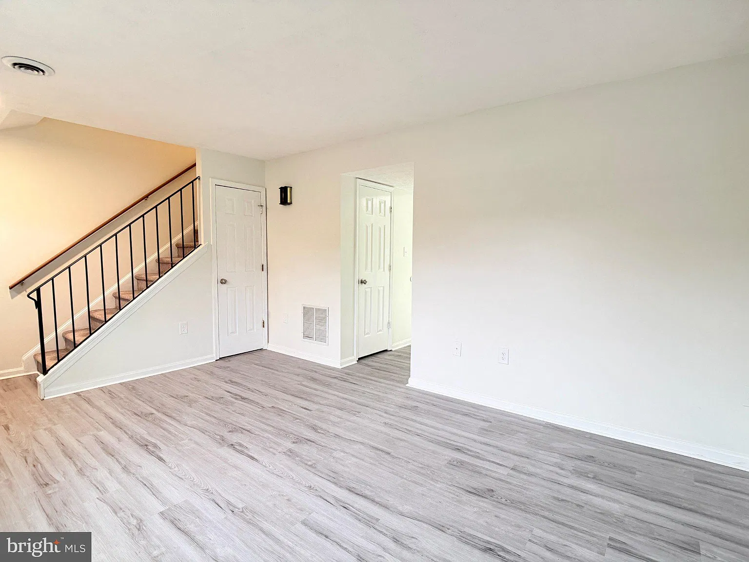 3 bed, 1.5 bath, 1148 sqft, $1,700 — Photo 3