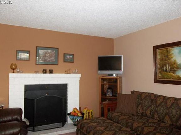 4th image of 1010 NW 135th St APT C