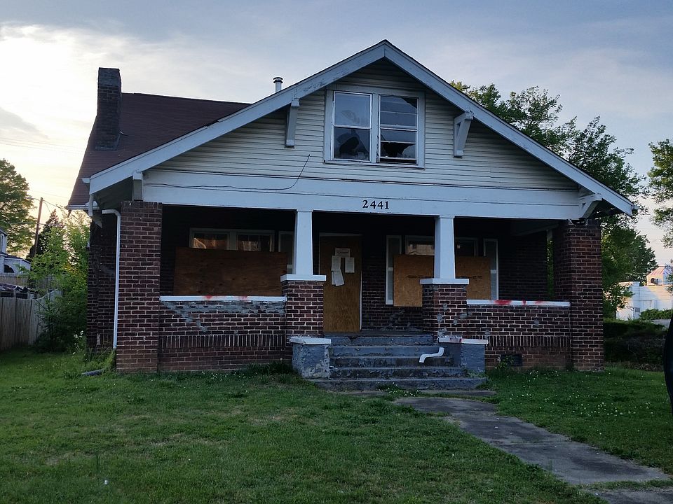 1st image of 2441 Linden Ave