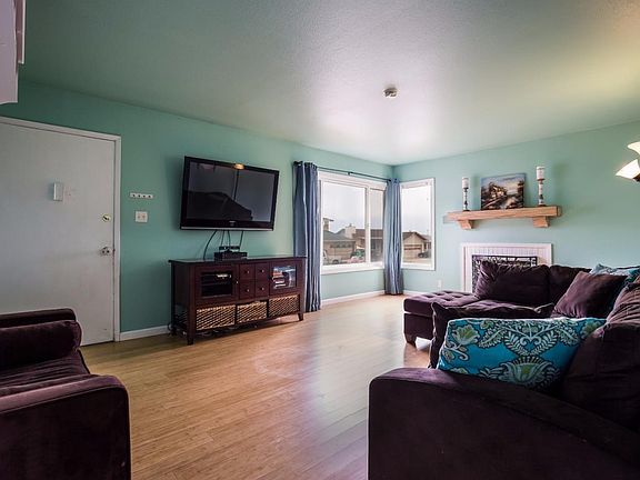 2nd image of 427 Holly Ave