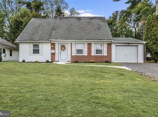 57 Manor Ln, Willingboro, NJ 08046