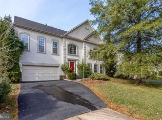 5789 Valley View Dr, Alexandria, VA 22310