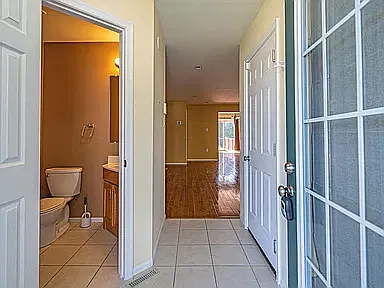 3 bed, 2062 sqft, $2,490 — Photo 4
