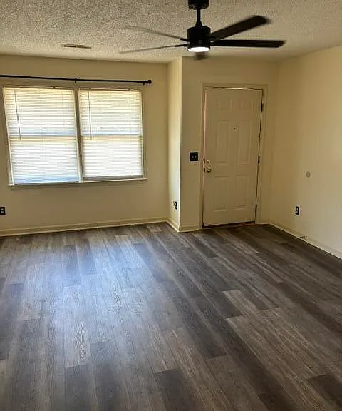 1059 N Guignard Dr — Photo 2