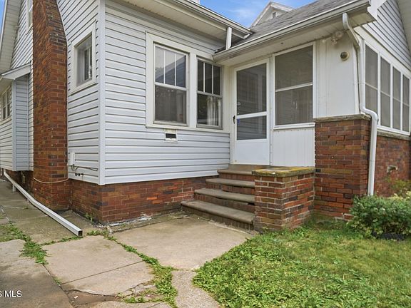 4th image of 747 Kipling Dr