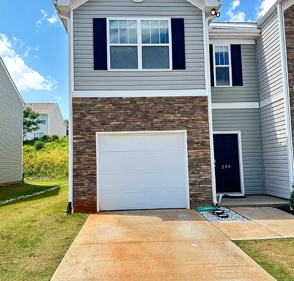 204 Belmar Rd — Photo 1