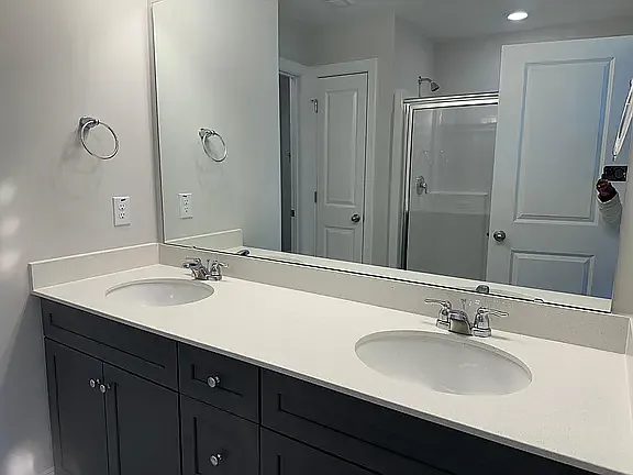 529 Eversden Dr — Photo 4