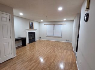 7 Wimbleton Ct, Edison, NJ 08820