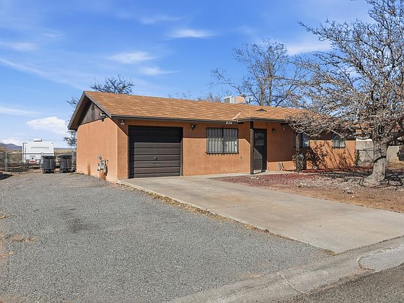 3rd image of 326 Gorman Ave