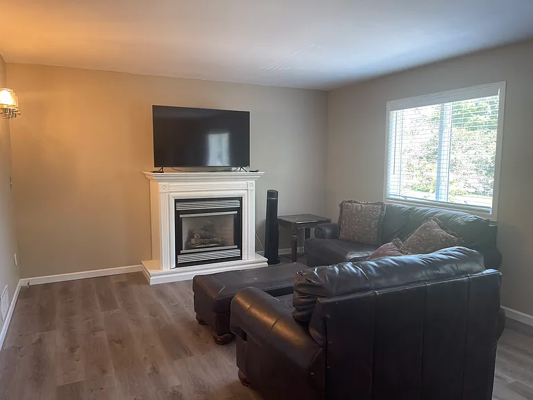 1729 Devon Rd #UPPER FLOOR APARTMEN — Photo 3