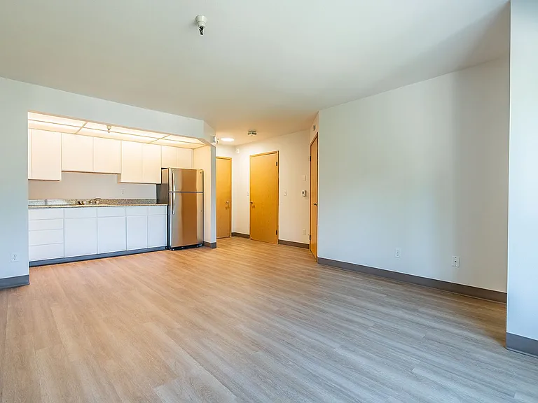 Crossroads Garden Apartments — Photo 40