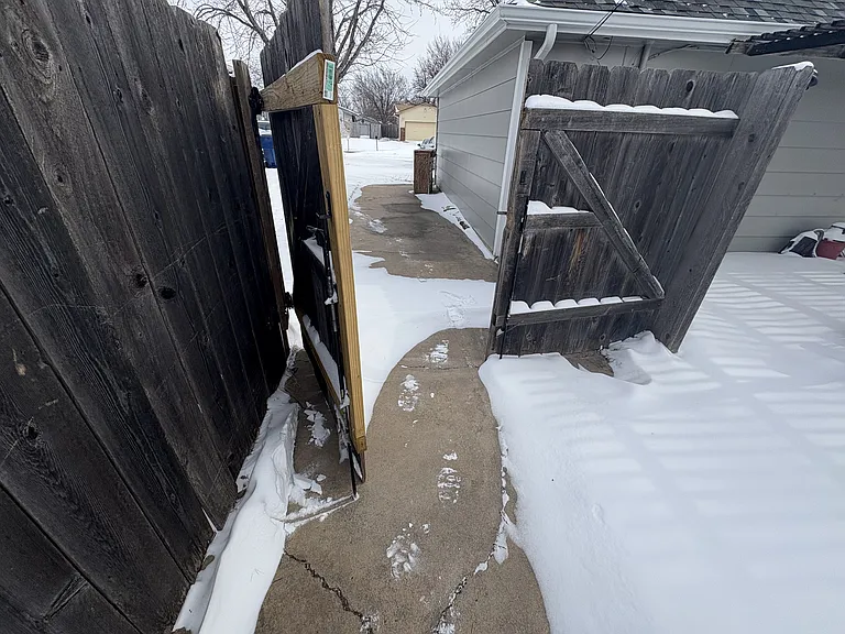 3007 S Mount Carmel Ave — Photo 5