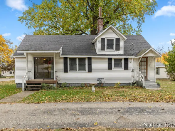 123 Reynolds St, Fennville, MI 49408