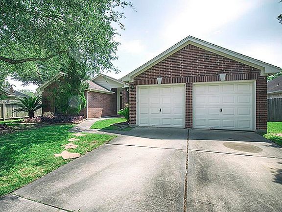3rd image of 106 Island Breeze Cir