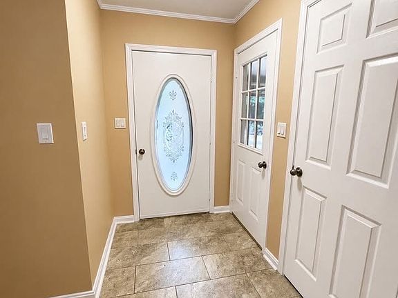 5th image of 324 Deerfield Rd
