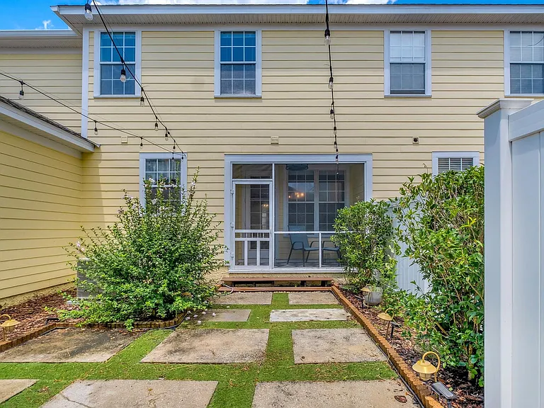 4311 Four Oaks Blvd — Photo 32