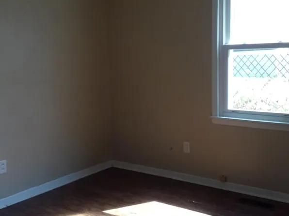 2356 Cranwood Dr SW, Warren, OH 44485