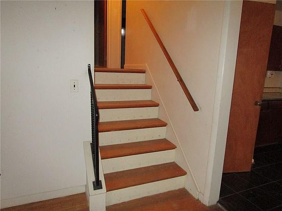 5th image of 55 Harvey Ln